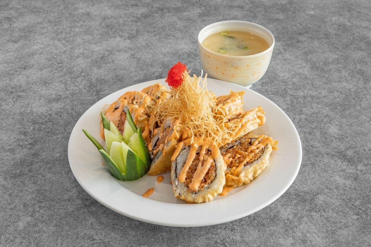 SR40 Spicy Salmon Tempura Roll (Deep Fried)
