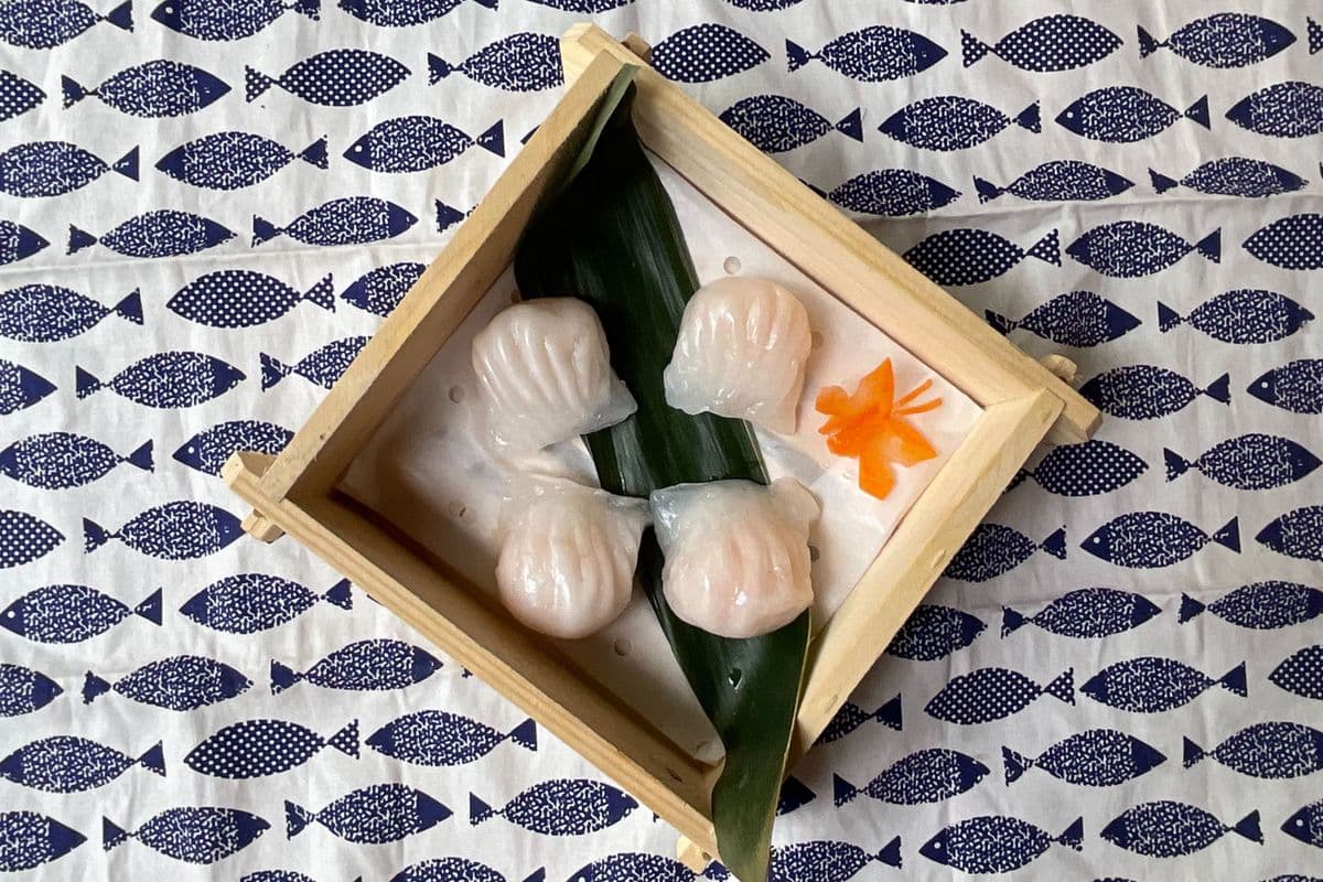 75. Boulettes de crevettes à la vapeur (4 mcx) / Steamed Shrimp Dumplings (4 pcs)