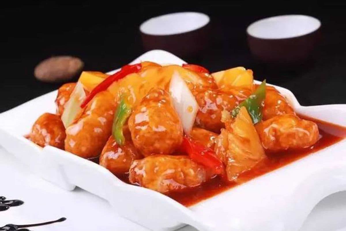 7. Sweet & Sour Chicken(甜酸鸡块)