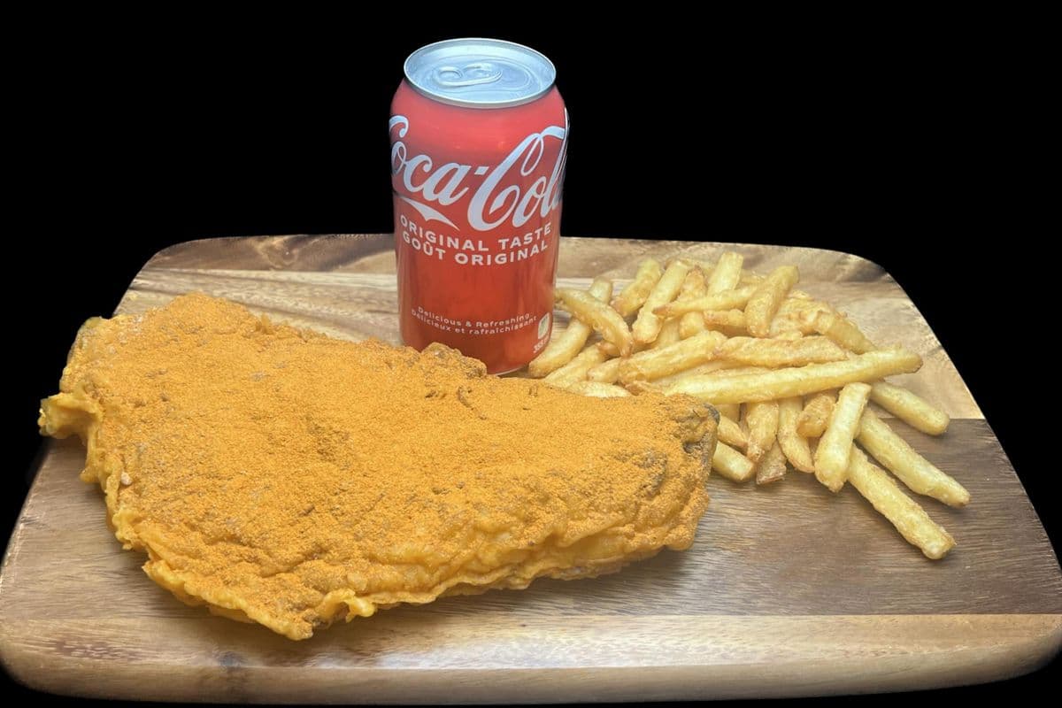 Hot Chick Combo (Anaheim Pepper Fried Chicken, Crispy Fries, and Drink)