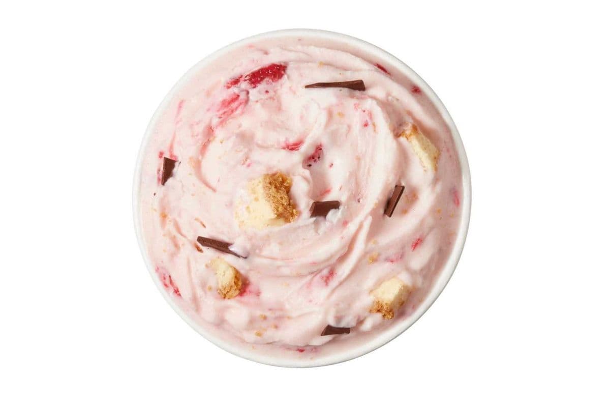 NEW! Dipped Strawberry Cheesecake Blizzard® Treat