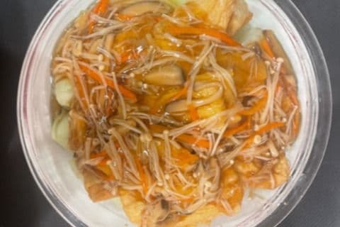 Sauteed Bean Curd Sheet with Enoki Mushroom 金菇腐皮球