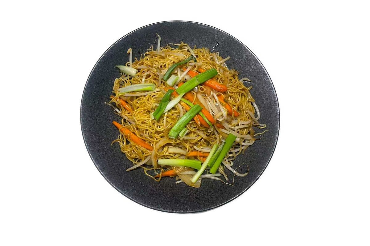 M7. Classic Chow Mein w/ Bean Sprout 豉油王幼面