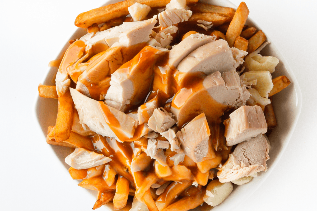 Petite poutine au poulet brun
