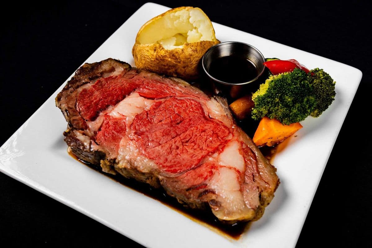 Lakeshore Prime Rib (14 oz)