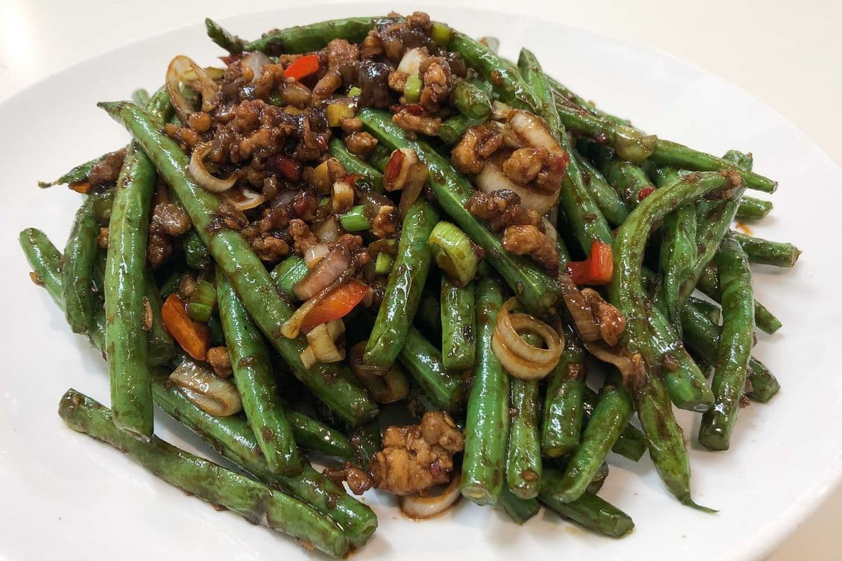 M5 - Pan Fried String Beans with Meat Sauce 干扁四季豆