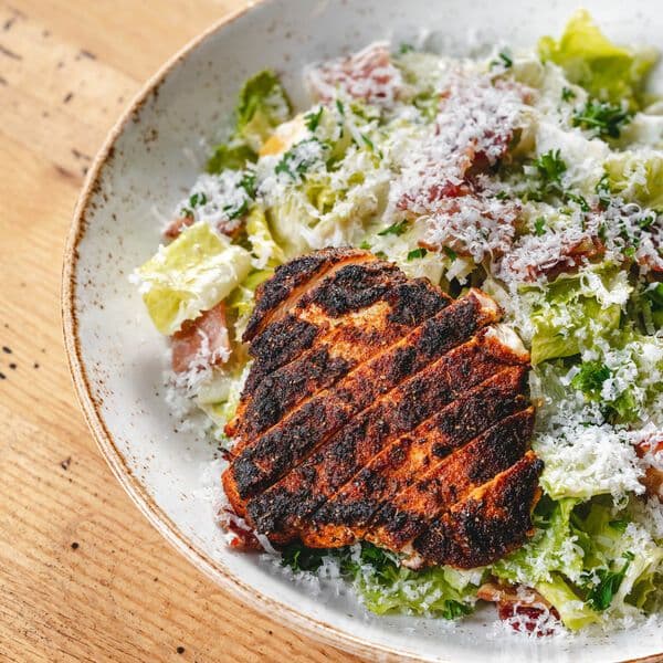 BLACKENED CHICKEN CAESAR (Gluten friendly)