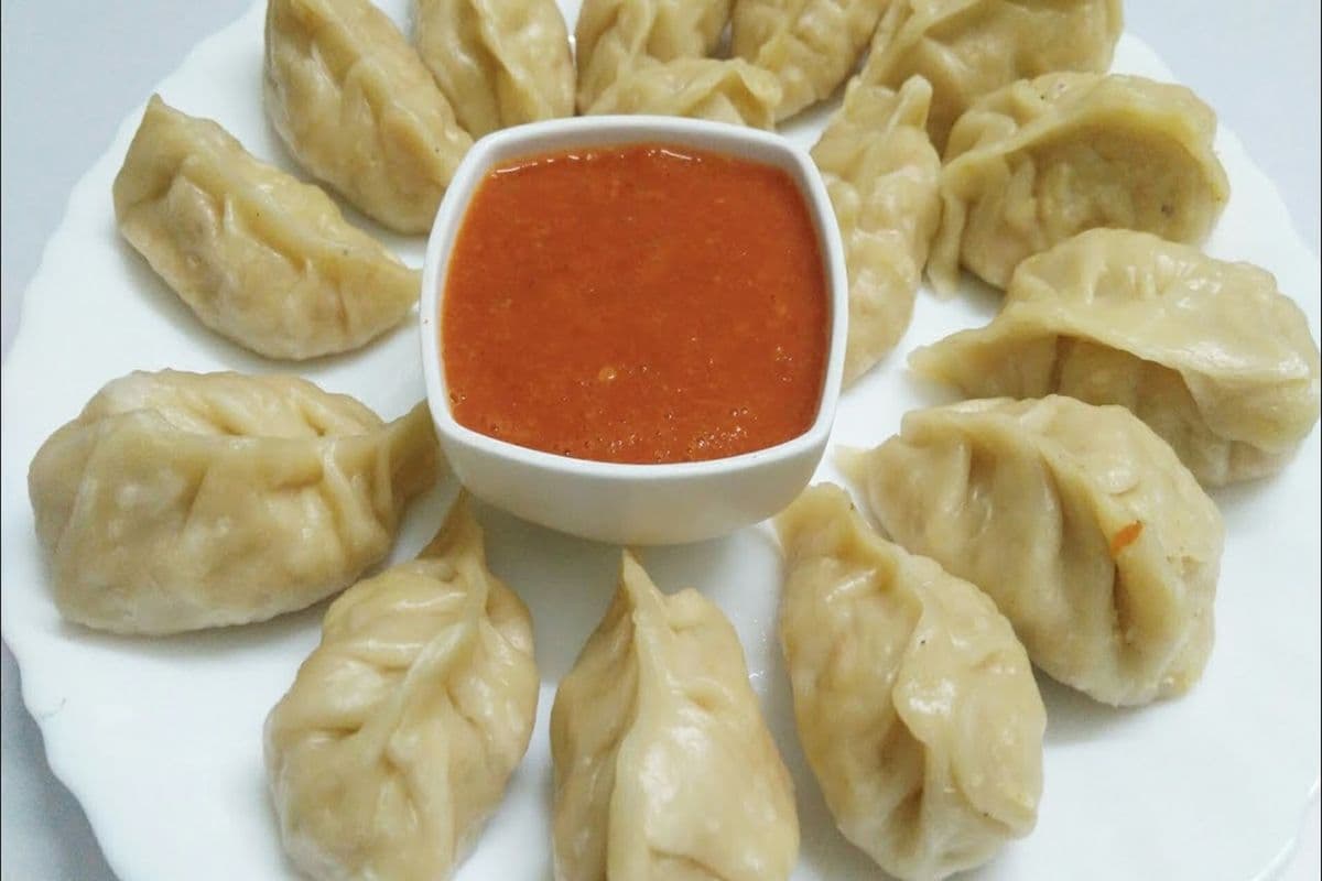 Veg Nepali Momos (Steamed) (8pcs)