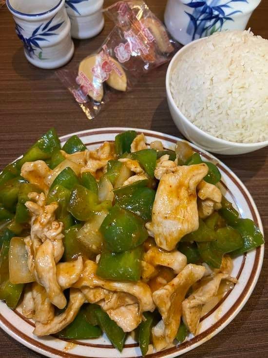 28. Poulet à la sauce au cari rouge / Chicken with Red Curry Sauce / 28. Poulet à la sauce au cari rouge / Chicken with Red Curry Sauce