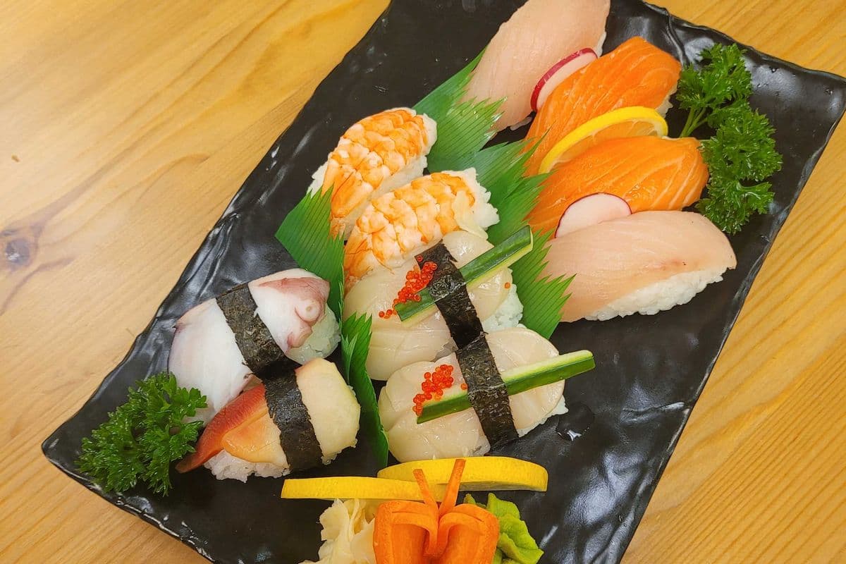 Assorted Nigiri Sushi (10pcs)