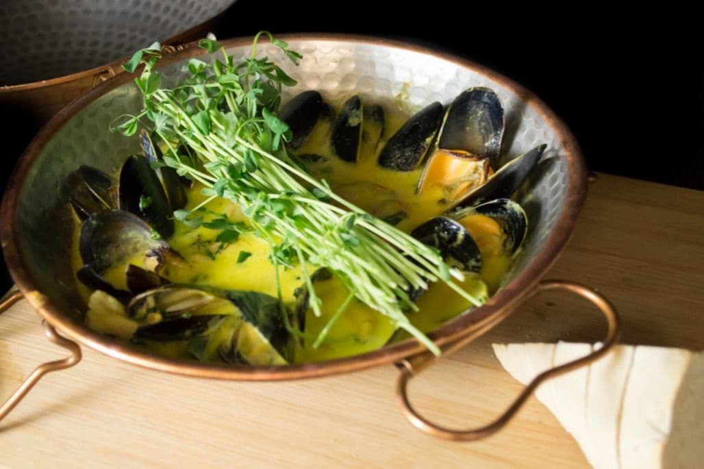 Saffron Cream Mussels & Prawns