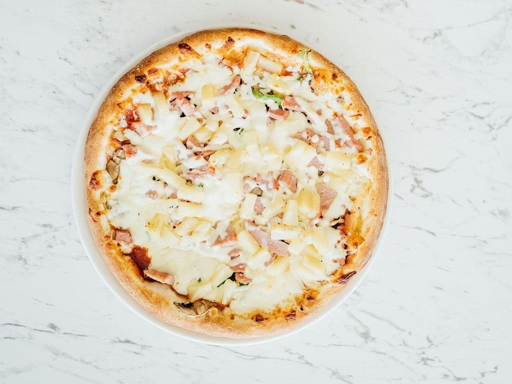 PIZZA 10" Hawaïenne. 10" Hawaiian Pizza