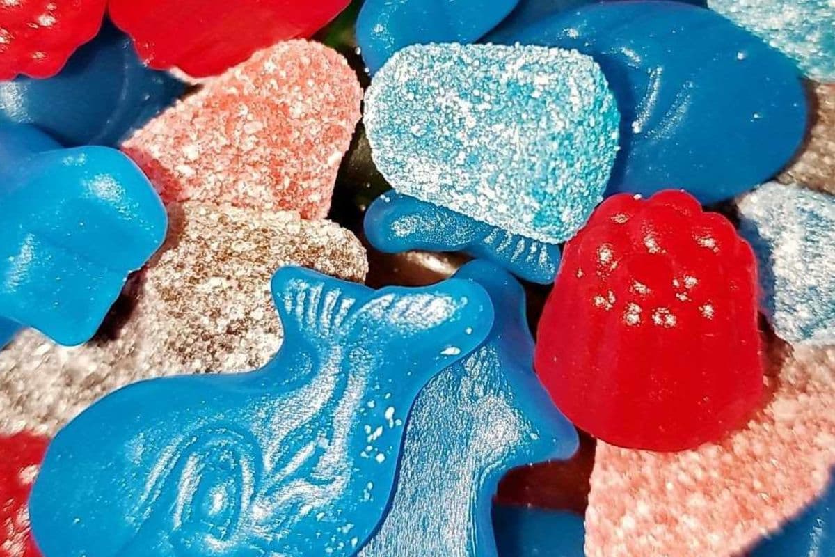 Candy Tub - Assorted Gummy Candies (4 oz) (100 g)