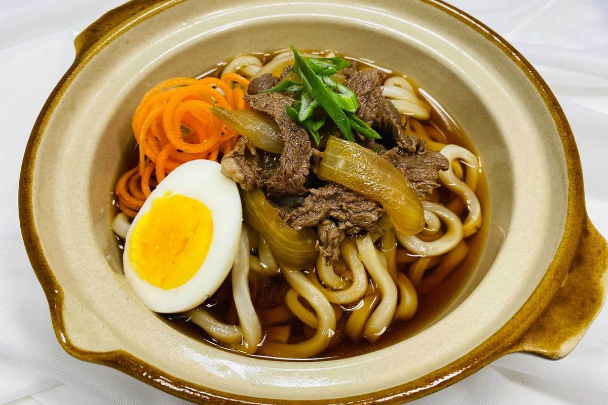 Udon boeuf Sukiyaki (soupe repas japonais) / Udon Sukiyaki Beef