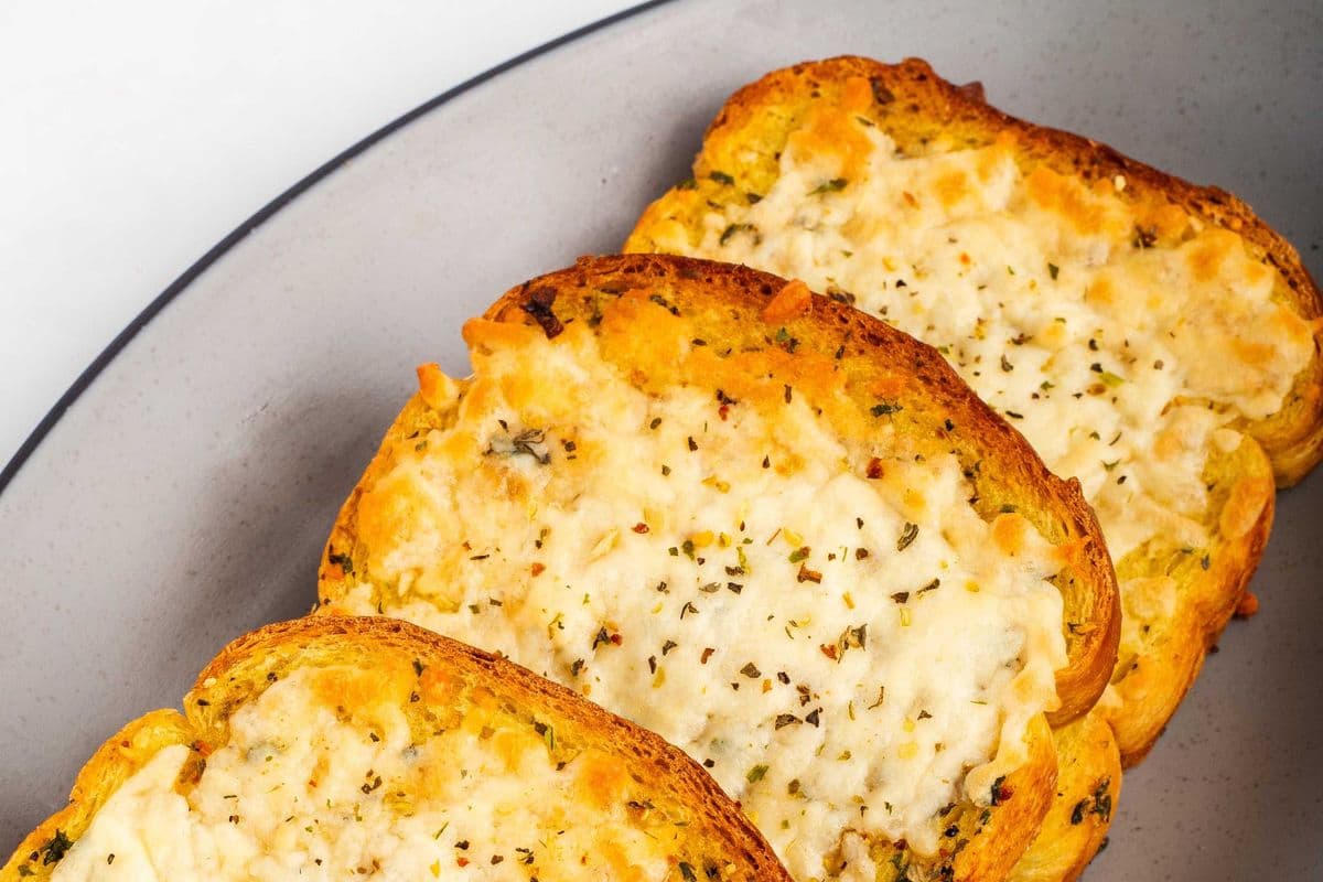 Garlic Bread with Cheese