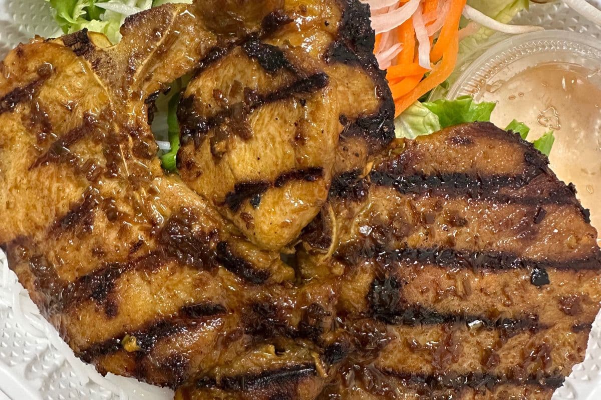 R8.Grilled Lemongrass Pork Ribs Rice-燒豬排用香茅同飯醃製-Cơm Sườn Lợn Nướng Xả