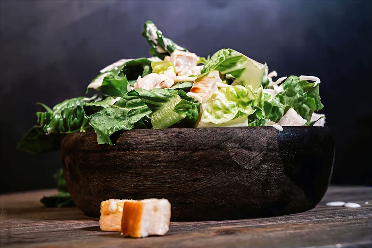Full Caesar salad