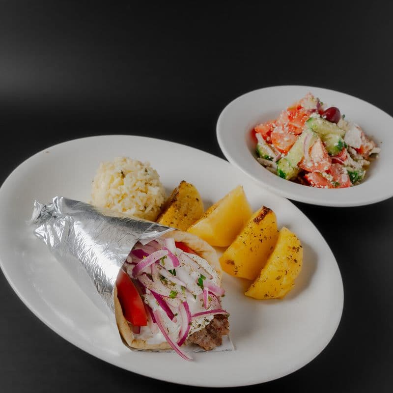 Pork Gyro Pita Plate / Plats gyro Pita au porc