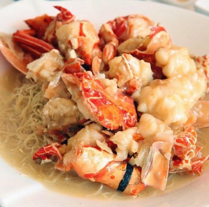 Lobster with Egg Noodles in Cream Sauce / 奶油龍蝦生麵底