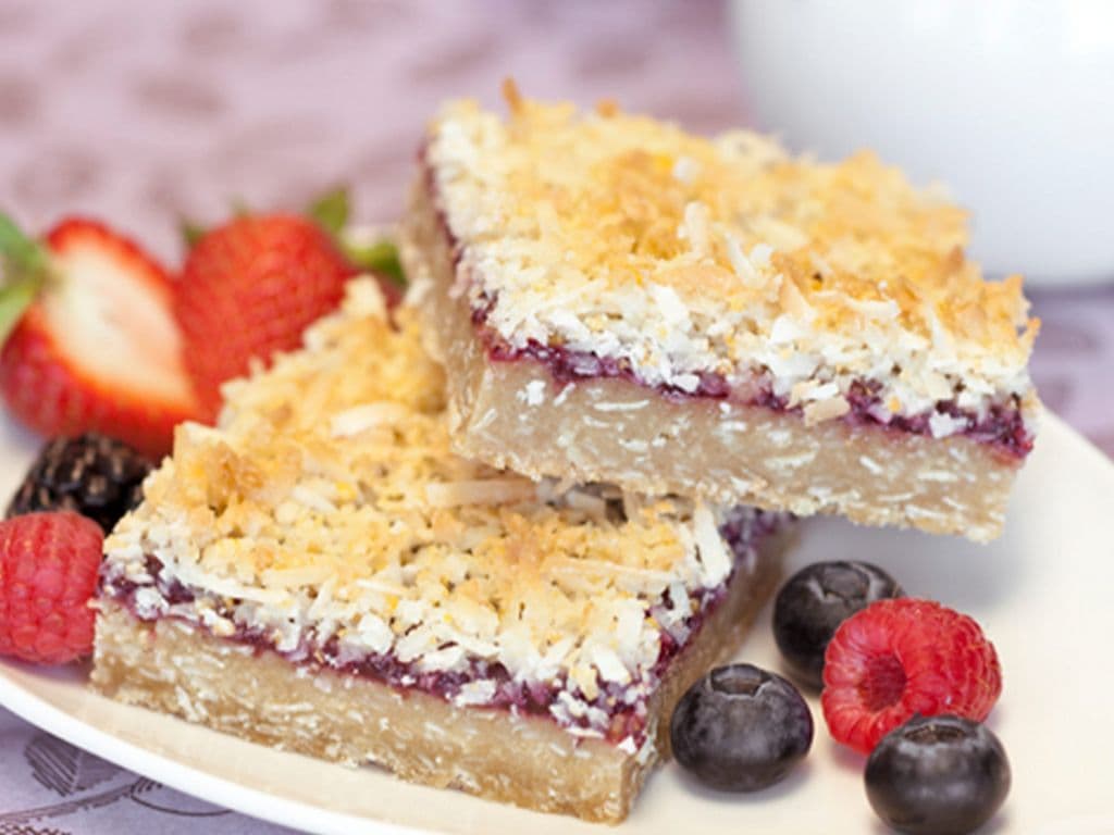 Wild Berry Macaroon Bar
