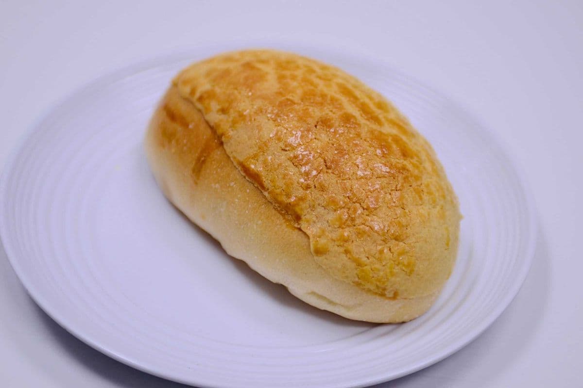 Coconut Pineapple Bun