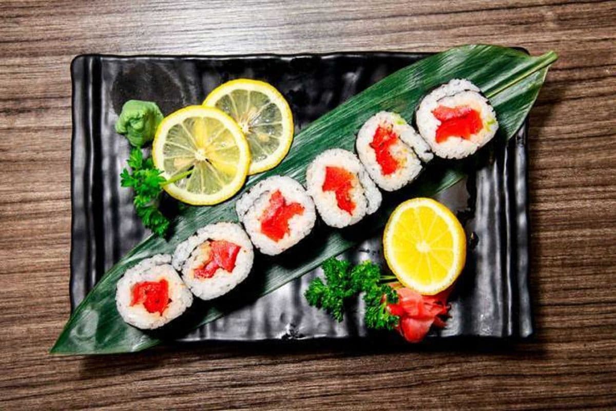 Red Pepper Roll (6 pcs)