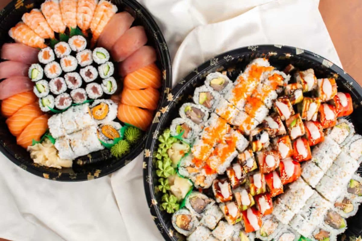 Party D - Roll (98 pcs) and Nigiri (18 pcs)