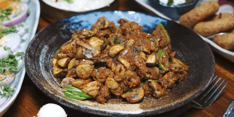 MUSHROOM PEPPER FRY