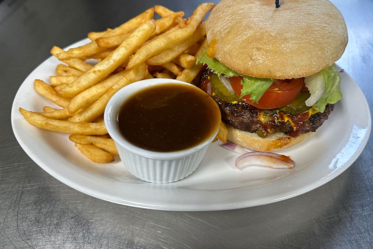 All-Dressed Hamburger (8 oz)
