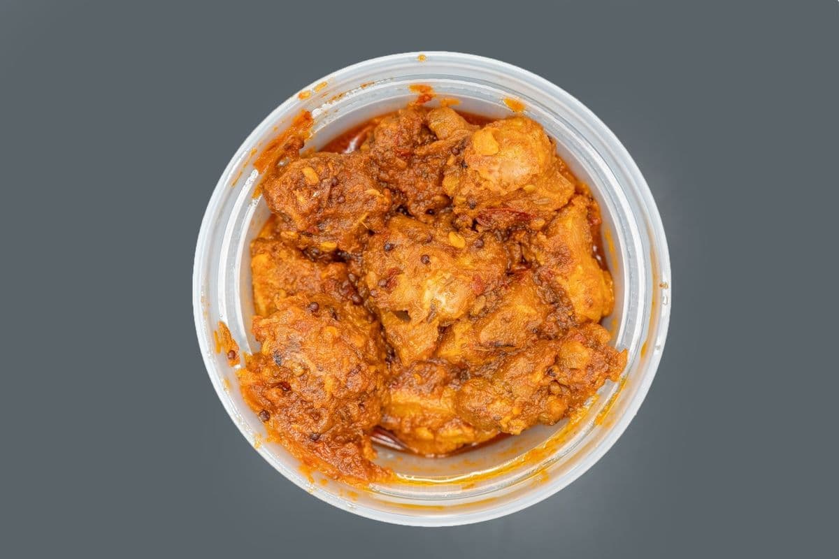 Boneless Chicken Pickle (1 lb)
