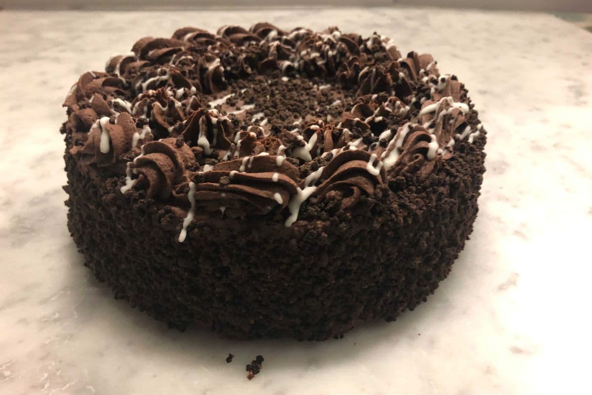 8" Round Chocolate Fudge Cake (8" round cake)