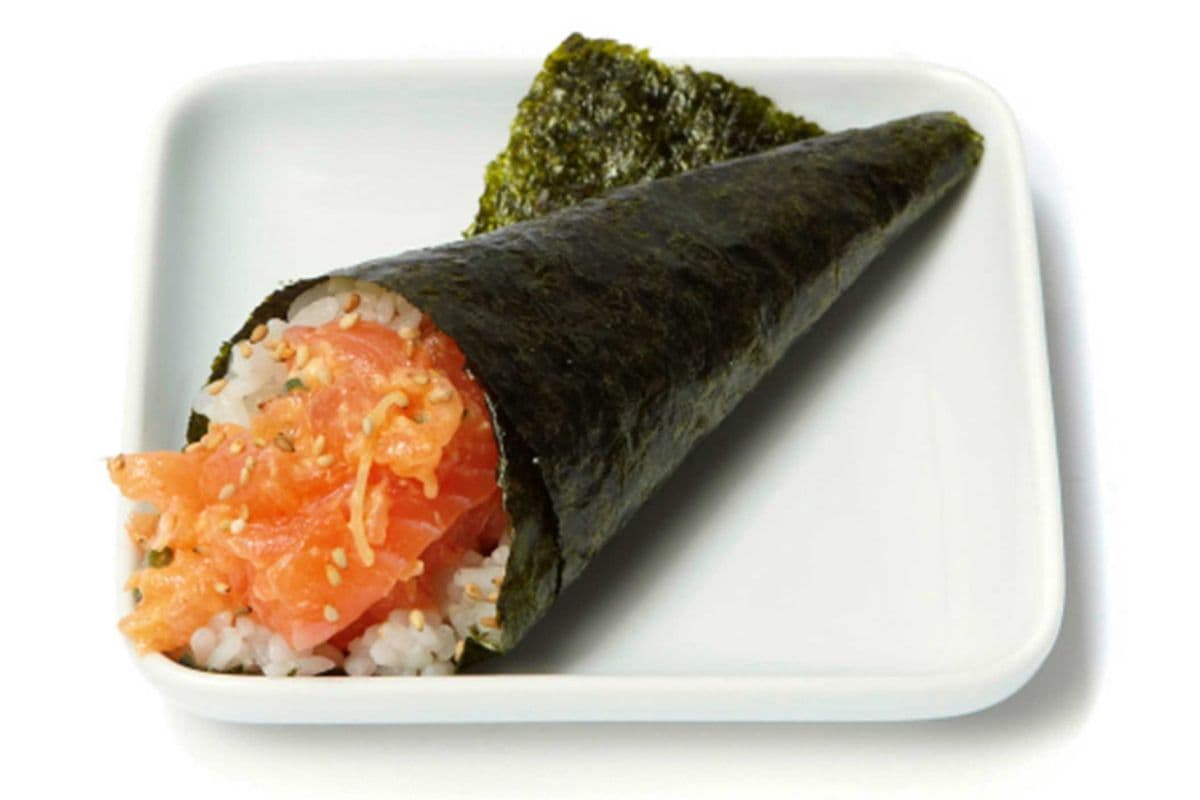 72. Spicy Salmon Hand Roll (1 ites)