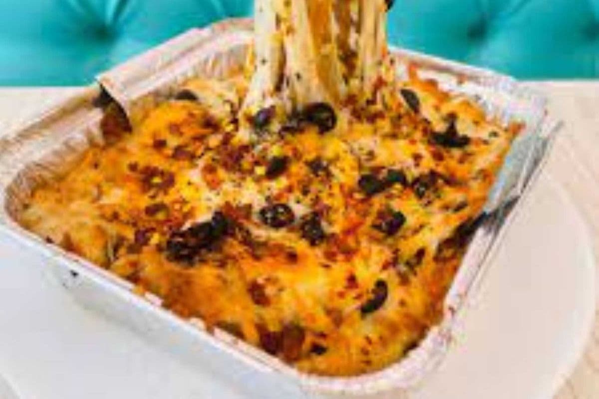 Baked Cheese Maggi with Veggies