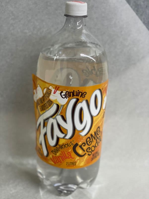 Faygo Vanilla Creme Soda (2 L)