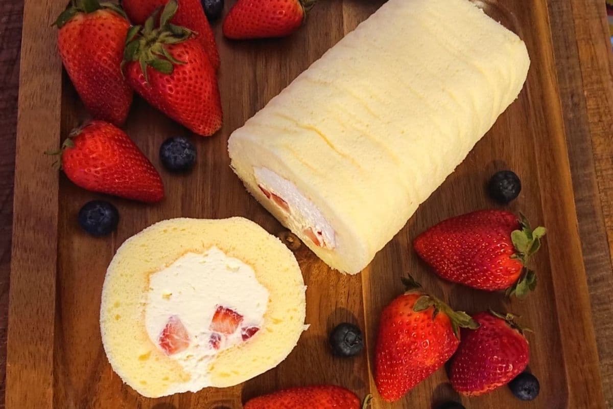 Strawberry Roll Cake
