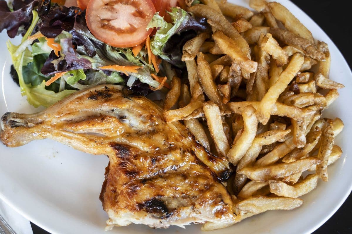 Cuisse de Poulet / Chicken Leg Meal