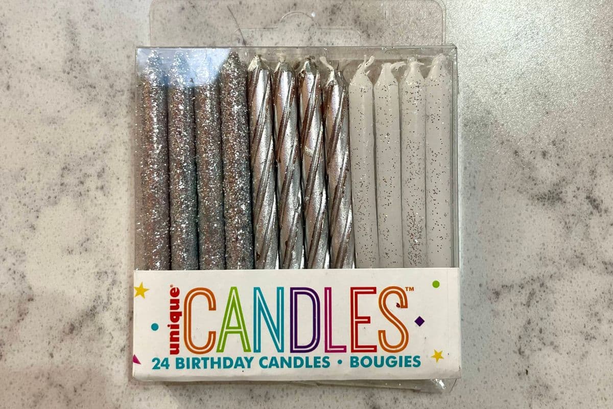 24 Birthday Candles (7 cm Each)