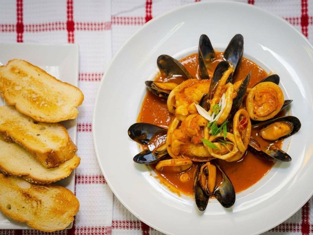 SEAFOOD BOWL