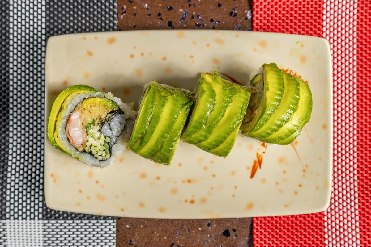 134. Green Dragon Roll (8 pcs)