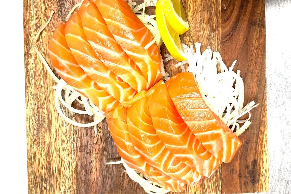 Salmon sashimi(8pc)_Full size