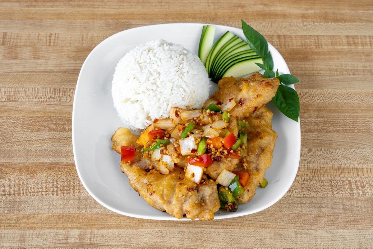 Côtelettes avec Sel et Poivre sur Riz/ Porc Chop on Rice 椒盐猪排饭