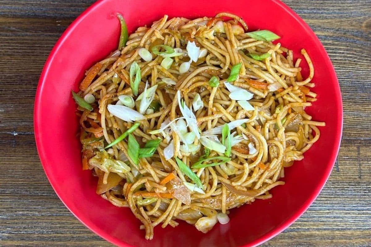 Veggie / Hakka Noodles