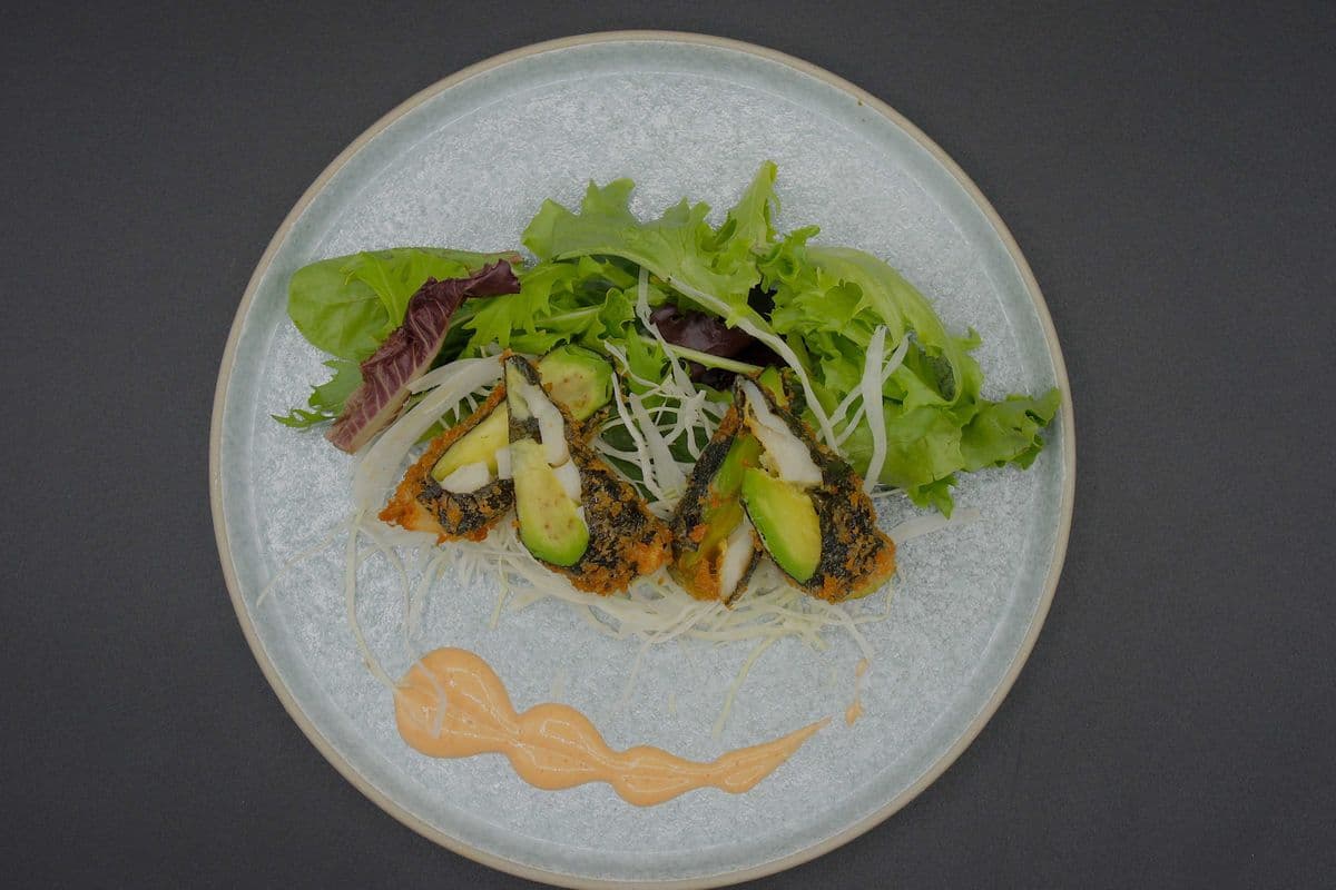 D1021 Avocado Scallop Roll
