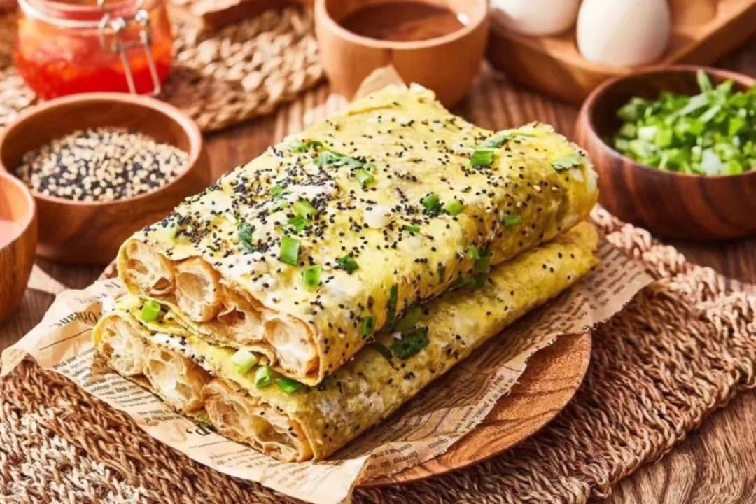 116. Tianjin Saviour Crepe with Beef and Cheese - 芝士肥牛煎饼果子