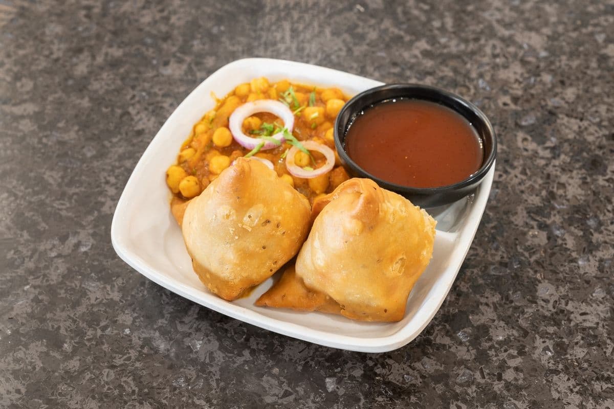 Vegetable Samosas (2 pcs)
