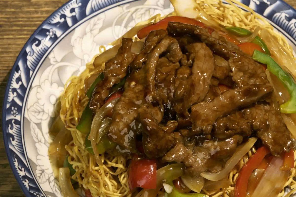 Beef Lo Mein (Semi-Crispy)