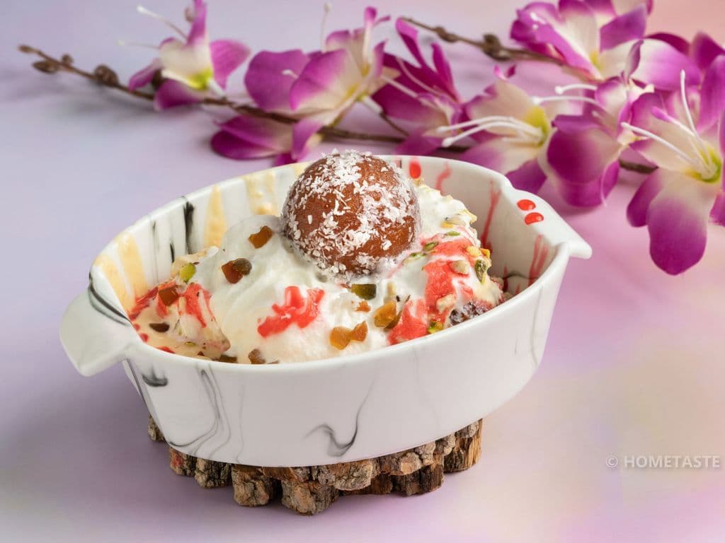 1 Gulab Jamun with Rabri