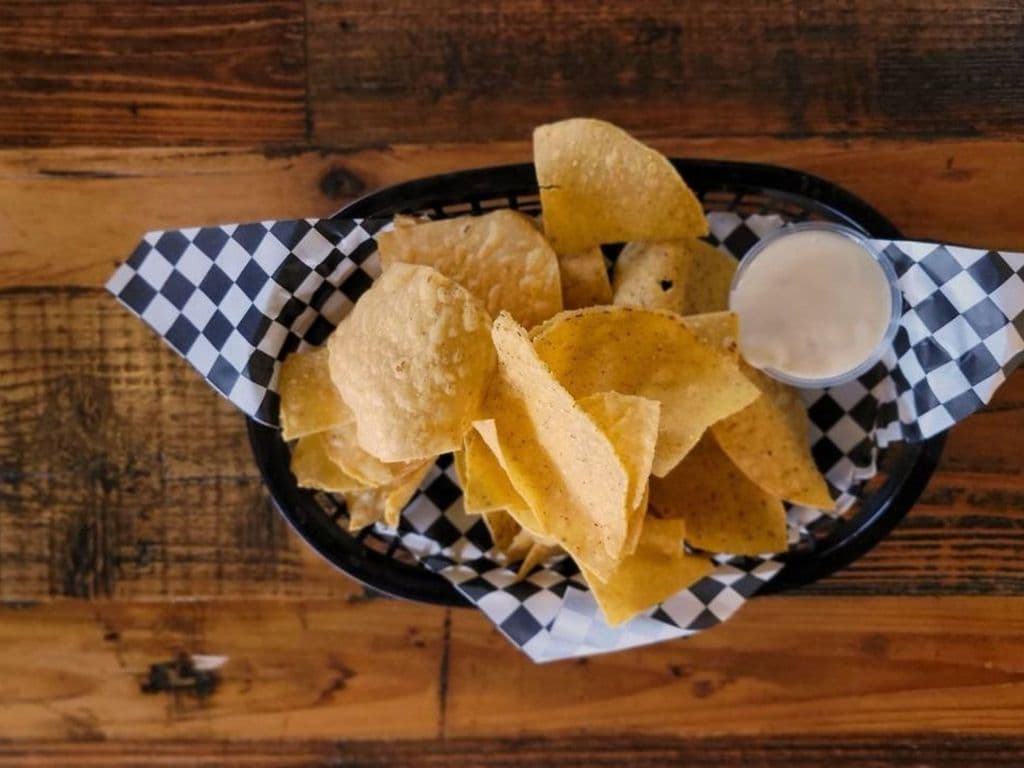 CHIPS & QUESO