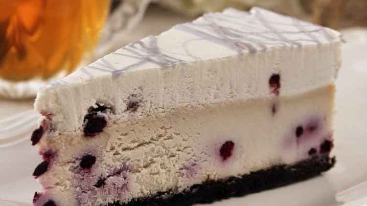 White Chocolate Blueberry Cheesecake