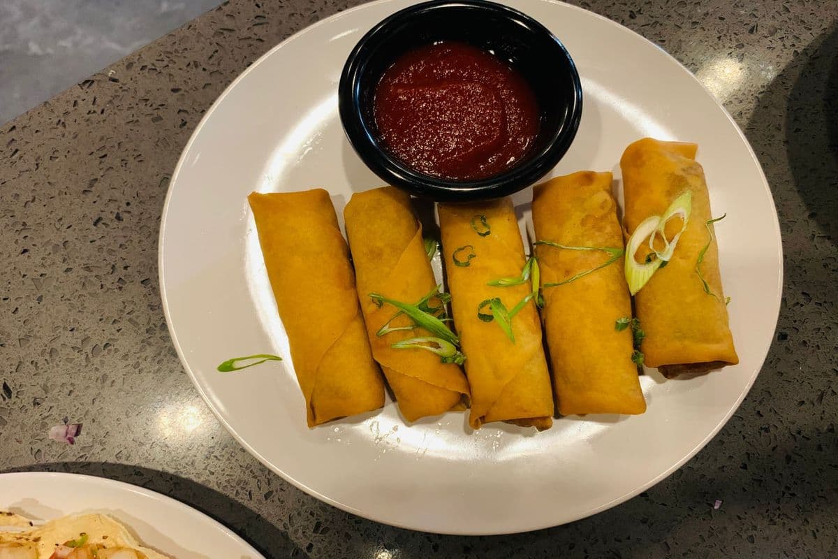 Vegetable Spring Roll (9 pcs)